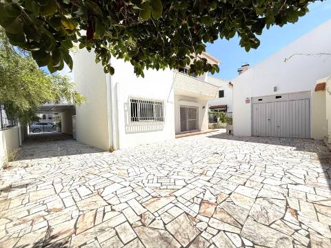 Moradia V6 com Garagem Centro da Cidade