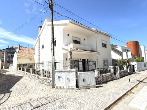 Moradia V6 com Garagem Centro da Cidade