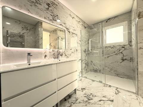 T2 Moderno e Original com garagem