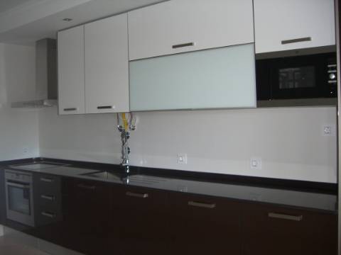 T3 C/Garagem Alto das Vinhas