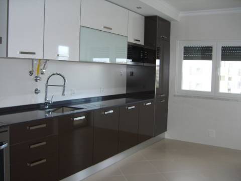 T3 C/Garagem Alto das Vinhas