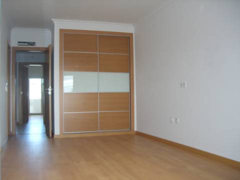 T3 C/Garagem Alto das Vinhas