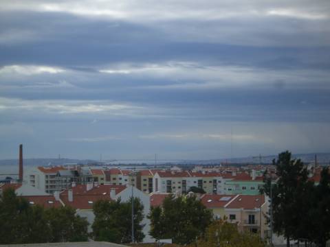 T3 C/Garagem Alto das Vinhas