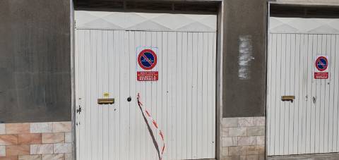 Garagem localizada no centro da cidade