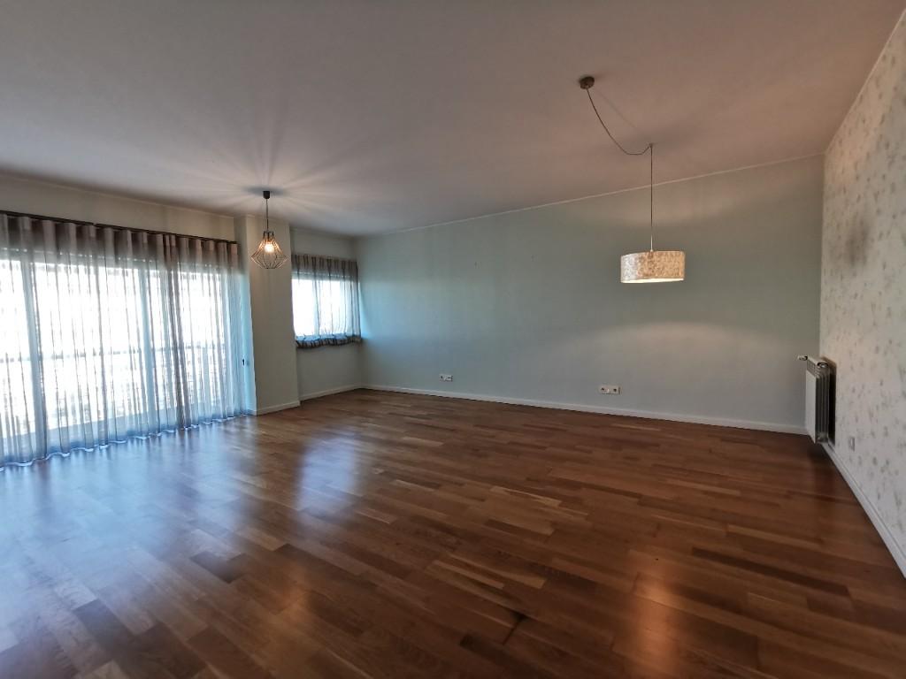 T2 C/Parqueamento Laranjeiras