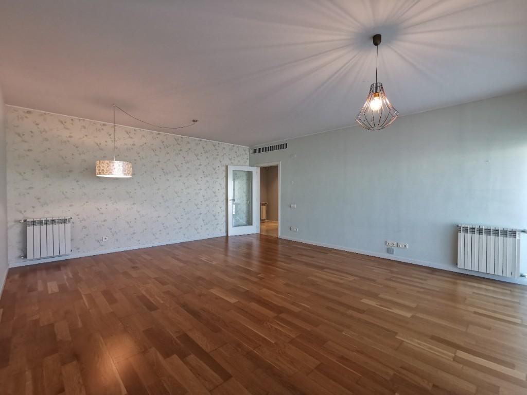 T2 C/Parqueamento Laranjeiras