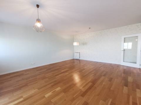 T2 C/Parqueamento Laranjeiras