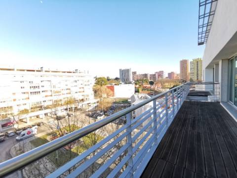 T2 C/Parqueamento Laranjeiras