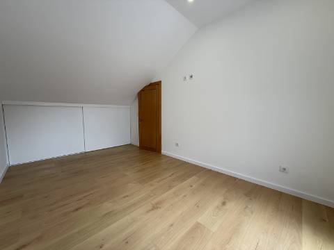 Moradia T2 Nova c/ Garagem aberta