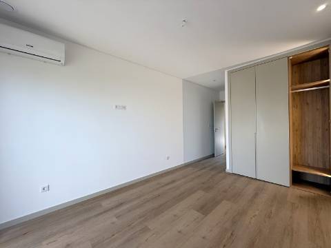 T3 Novo com terraço de 94m2