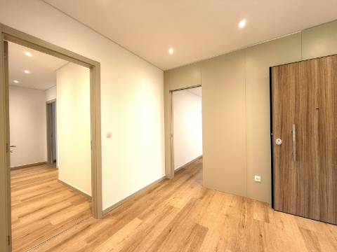 T1 Novo com terraço de 47m2