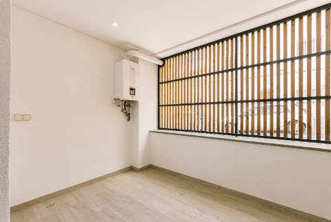 Viva com Estilo em Cascais: Moradia T3+1 com Design Moderno