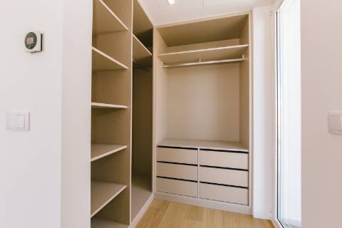 Viva com Estilo em Cascais: Moradia T3+1 com Design Moderno