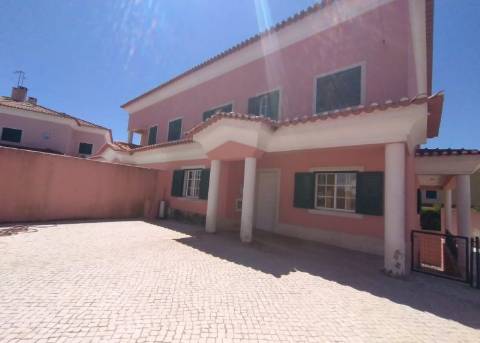 Moradia T7 em Albarraque