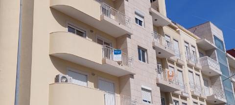 Apartamento T2 com arrecadação - Charneca da Caparica