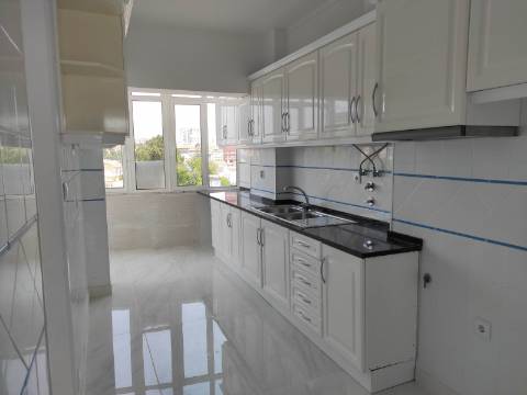 Apartamento T3 - Carcavelos