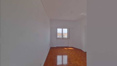 Apartamento T3 - Carcavelos