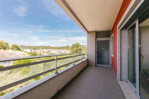 Apartamento T2 Estoril -conforto, espaço e vista desafogada
