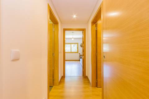 Apartamento T2 Estoril -conforto, espaço e vista desafogada