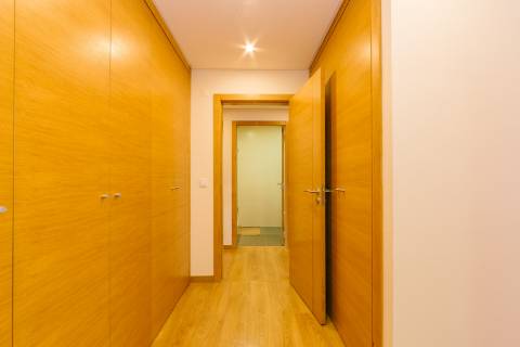 Apartamento T2 Estoril -conforto, espaço e vista desafogada