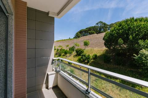 Apartamento T2 Estoril -conforto, espaço e vista desafogada