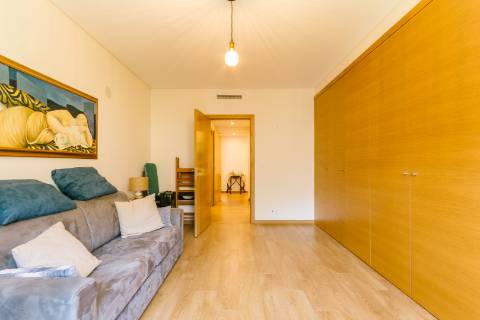 Apartamento T2 Estoril -conforto, espaço e vista desafogada