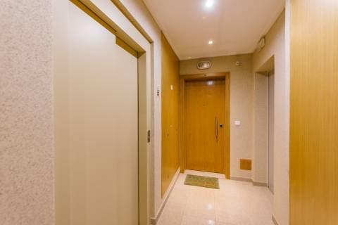 Apartamento T2 Estoril -conforto, espaço e vista desafogada