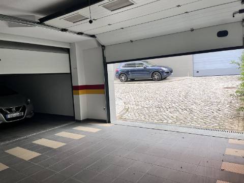 Apartamento T2 Estoril -conforto, espaço e vista desafogada