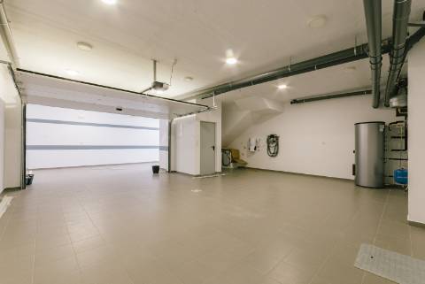 Viva com Estilo em Cascais: Moradia T3+1 com Design Moderno