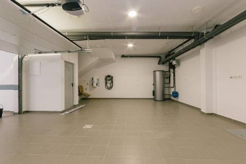 Viva com Estilo em Cascais: Moradia T3+1 com Design Moderno