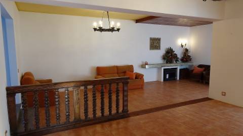 Moradia Oeiras - isolada em lote de 1560m2 T5 + T2