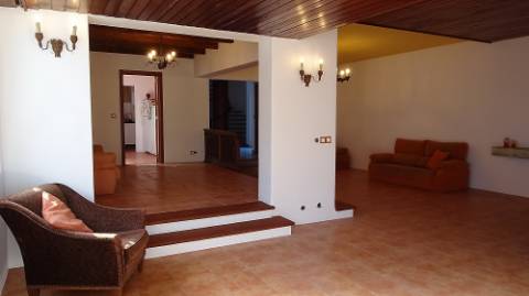 Moradia Oeiras - isolada em lote de 1560m2 T5 + T2