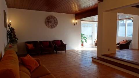 Moradia Oeiras - isolada em lote de 1560m2 T5 + T2