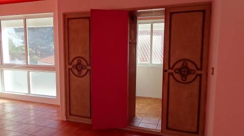 Moradia Oeiras - isolada em lote de 1560m2 T5 + T2