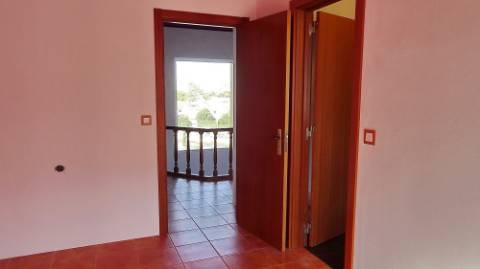 Moradia Oeiras - isolada em lote de 1560m2 T5 + T2