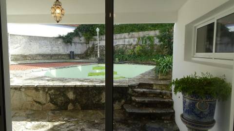 Moradia Oeiras - isolada em lote de 1560m2 T5 + T2