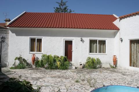 Moradia Oeiras - isolada em lote de 1560m2 T5 + T2