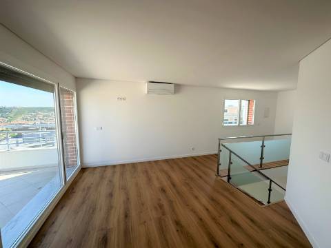 Apartamento Penthouse T3+1 (NOVO) - Colinas do Cruzeiro - Odivelas