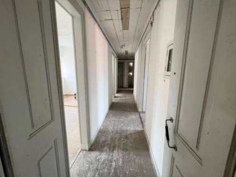 Venda de Prédio para 17 Apartamentos + 6 Espaços Comerciais em Setúbal