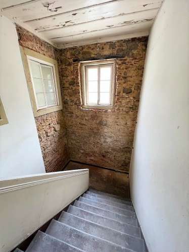 Venda de Prédio para 17 Apartamentos + 6 Espaços Comerciais em Setúbal