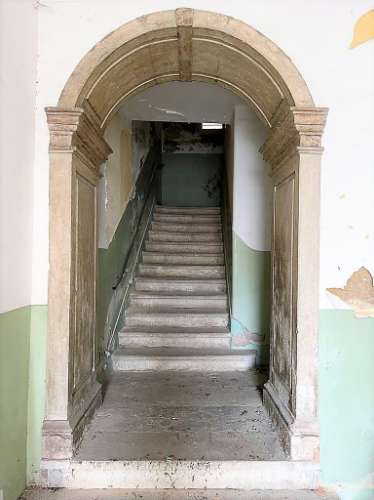 Venda de Prédio para 17 Apartamentos + 6 Espaços Comerciais em Setúbal