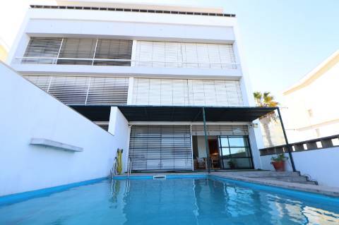 Apartamento T2 com Terraço e Piscina - Marina Parque das Nações