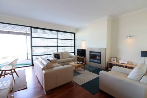 Apartamento T2 com Terraço e Piscina - Marina Parque das Nações