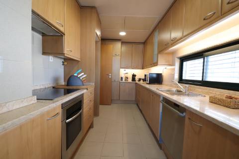 Apartamento T2 com Terraço e Piscina - Marina Parque das Nações