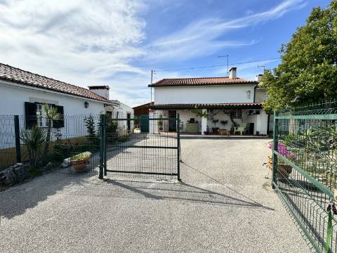 Moradia T3 (Rústica) - Santarém