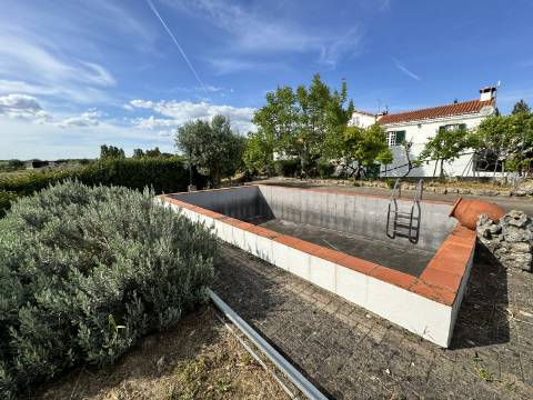 Moradia T3 (Rústica) - Santarém