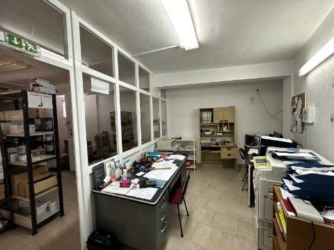 Moradia + Espaço comercial - Santarém