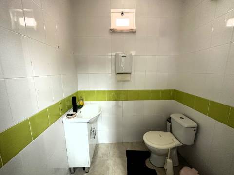 Moradia + Espaço comercial - Santarém