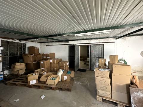 Moradia + Espaço comercial - Santarém