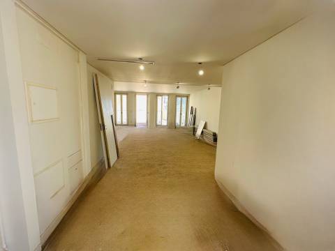 Apartamento T3 - Olivais/ Lisboa - dois logradouros